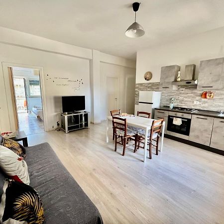 Sea View Holiday Apartment カターニア エクステリア 写真