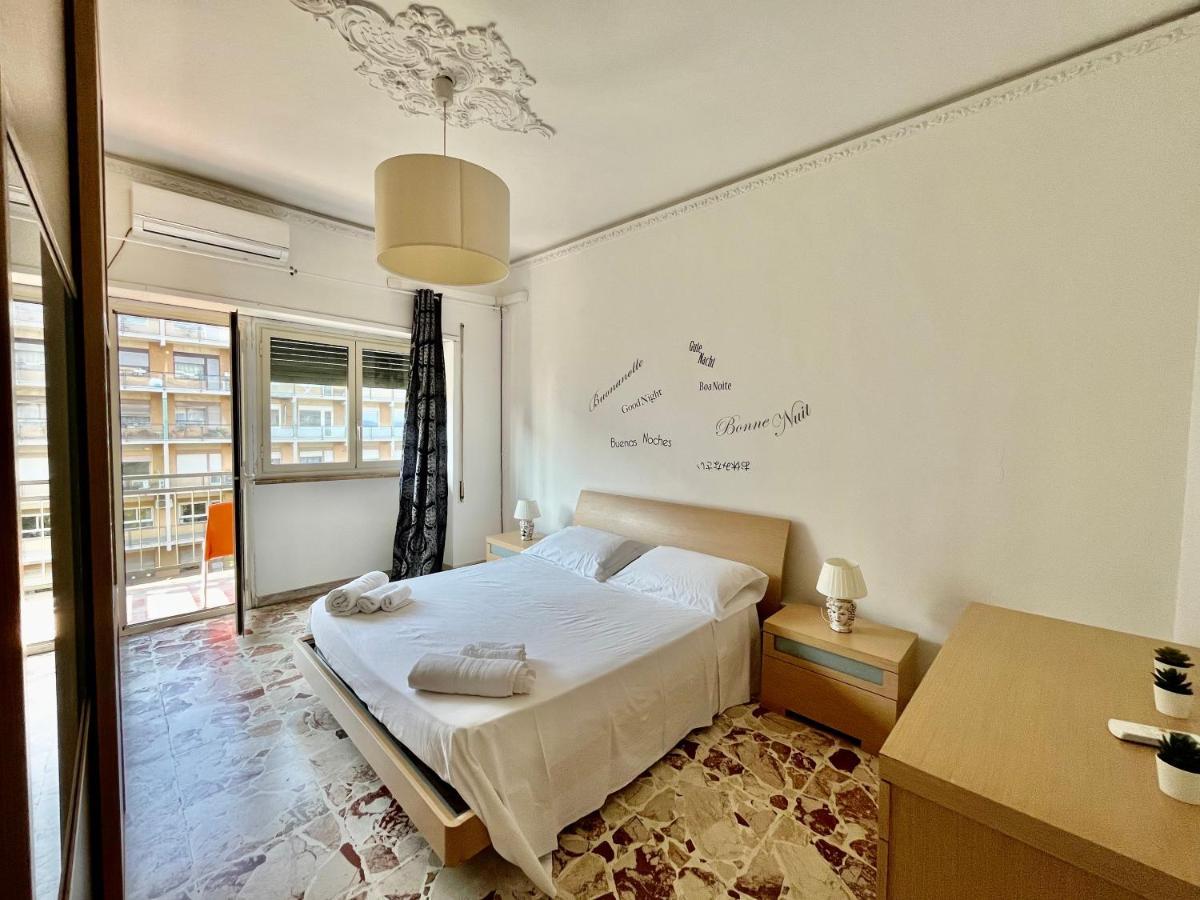 Sea View Holiday Apartment カターニア エクステリア 写真